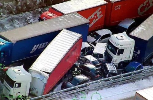 Çexiyada magistralda 40 avtomobil toqquşub