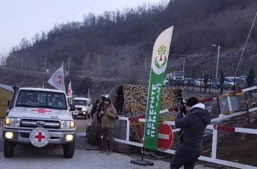 BQXK-nın daha üç avtomobili Xankəndindən Laçın istiqamətində maneəsiz şəkildə hərəkət edib