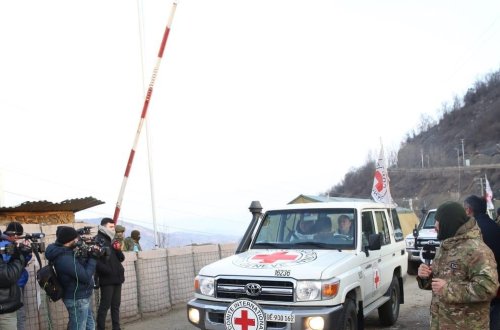 BQXK-nin avtomobillərinin müşayiətilə Xankəndidən Ermənistana müalicə üçün körpə aparılıb