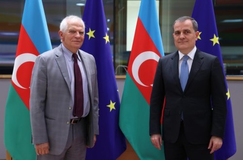 Aİ nümayəndəsi Ceyhun Bayramovla Laçın yolundakı durumu müzakirə edib