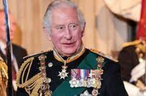 III Çarlz Şahzadə Endryunu Bukingem sarayından qovub