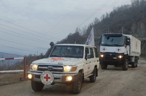 Xankəndi-Laçın yolunda aksiya keçirilən yerdən BQXK-nın avtomobilləri maneəsiz hərəkət edib