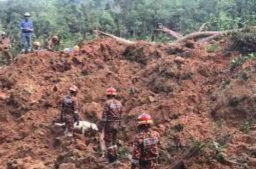 Malayziyada torpaq sürüşməsi nəticəsində ölənlərin sayı 31-ə çatıb