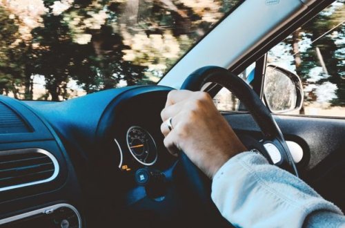 Qazaxıstanda sükanı sağda olan avtomobillərə icazə veriləcək