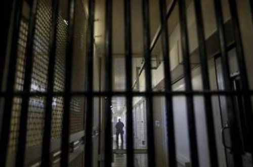 İtaliyada 7 məhbus qaçıb