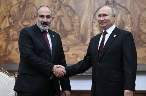 Sankt-Peterburqda Putinlə Paşinyan arasında görüş keçirilir