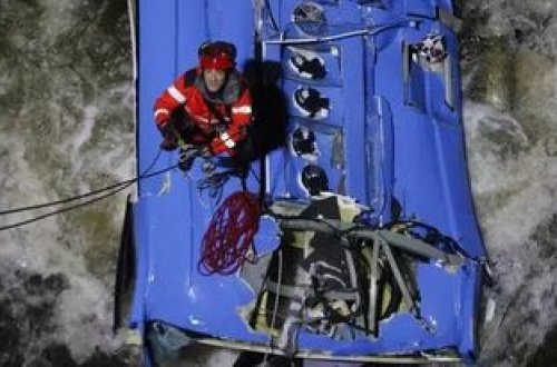 İspaniyada sərnişin avtobusunun çaya düşməsi nəticəsində ölənlərin sayı artıb