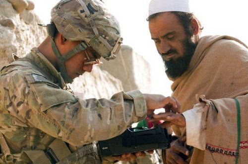 İnternetdə satılan cihazdan terrorçuların məlumatları tapıldı