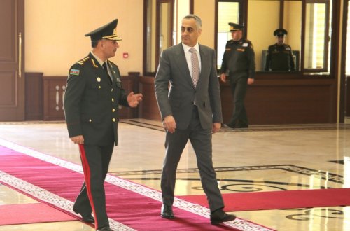Prezidentin səlahiyyətli nümayəndəsi Əlahiddə Ümumqoşun Orduda olub, xidmət şəraiti ilə maraqlanıb