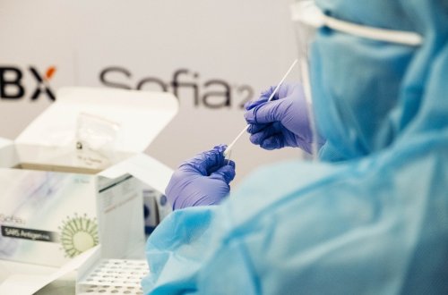 Çindən Milana gələn reyslərdə sərnişinlərin yarısının COVID-19 testi müsbət çıxıb