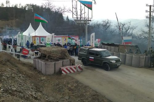 Sülhməramlılara aid daha 2 minik avtomobili maneəsiz keçdi - FOTO