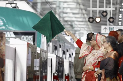 Banqladeşin paytaxtında ilk metro xətti açılıb