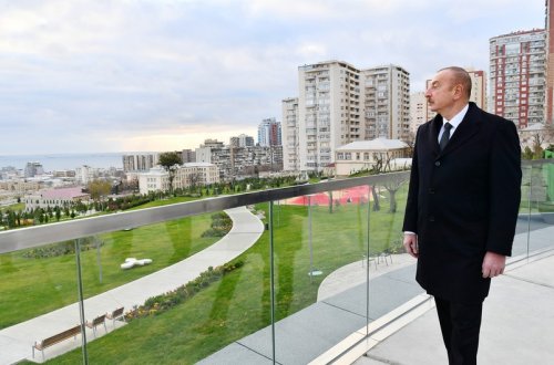 Президент Ильхам Алиев принял участие в открытии второй части Центрального парка в Баку