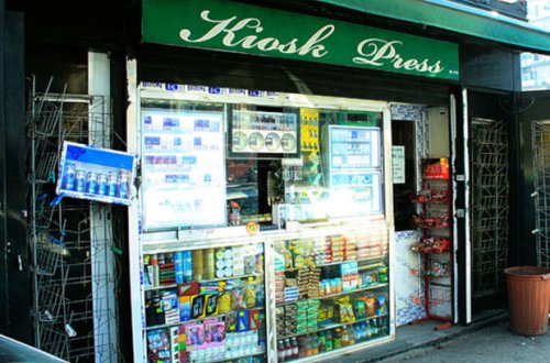 Bakıda köşkə basqın edildi: Satıcı bıçaqlandı