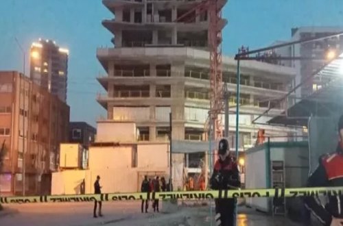 İzmirdə kran aşıb, ölənlər və yaralananlar var