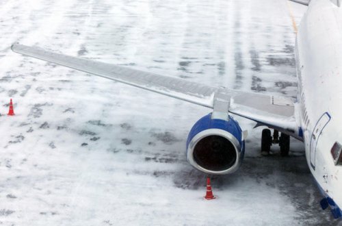 Moskvanın hava limanlarında uçuşlar ləğv edilib