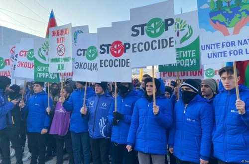 Havanın şaxtalı olmasına baxmayaraq Laçın yolunda aksiya davam edir