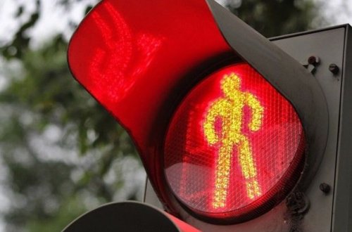 Ağcabədidə yolu keçən qocanı avtomobil vurub