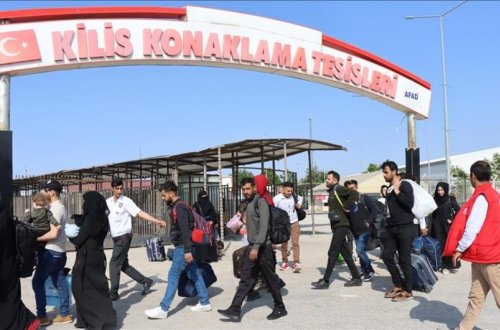 Türkiyədəki suriyalıların sayı açıqlanıb