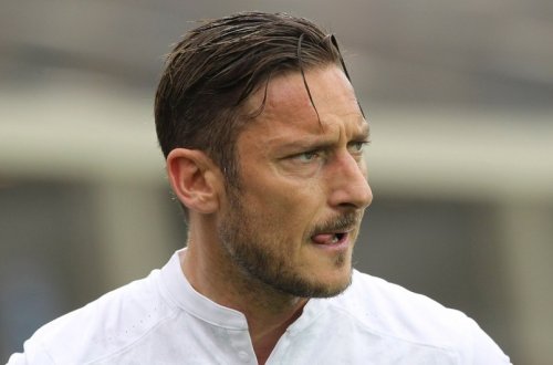 Tanınmış futbolçu çirkli pulların yuyulmasında ittiham olunur