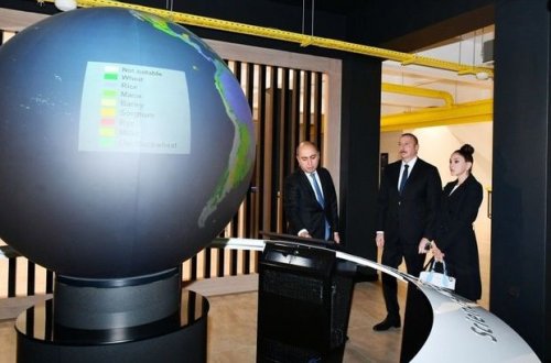 İlham Əliyev və Mehriban Əliyeva “STEAM İnnovasiya Mərkəzi”nin açılışında iştirak ediblər - FOTO