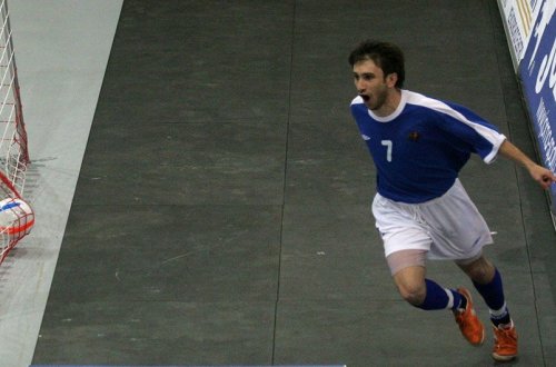 Millinin sabiq oyunçusu: 