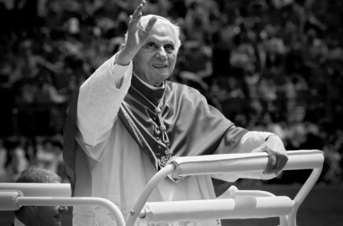 Bakıda Roma Papası XVI Benediktin vəfatı ilə əlaqədar messa keçiriləcək