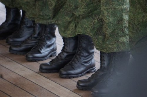 Ermənistanda iki hərbçi hərbi hissədən oğurluq edib