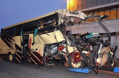 Fil Dişi Sahilində avtobus qəzasında 14 nəfər həlak olub