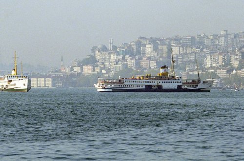 Bosfor boğazı vasitəsilə gəmilərin hərəkəti müvəqqəti dayandırılıb
