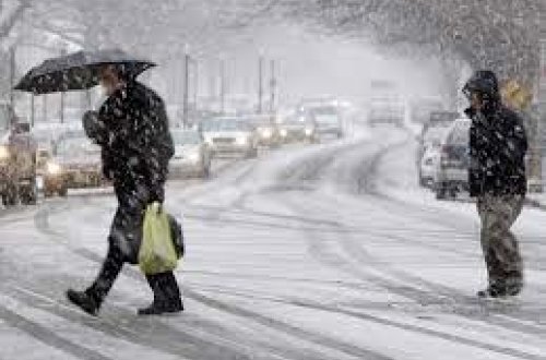 Qarlı hava şəraiti sabah da davam edəcək, yollar buz bağlayacaq