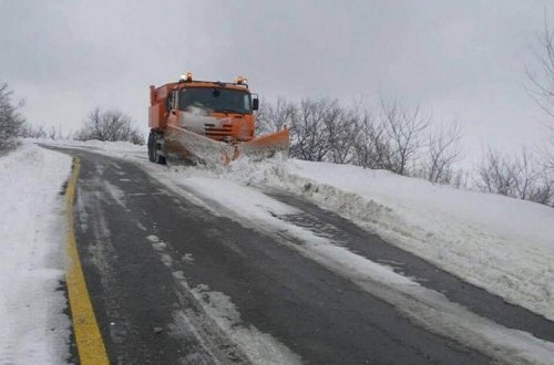 Qarlı hava şəraiti ilə əlaqədar şimal bölgəsində yollarda vəziyyət açıqlanıb