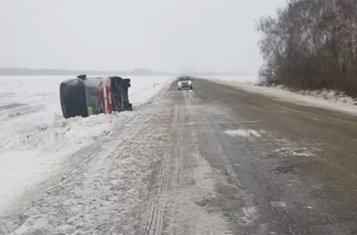 Rusiyada sərnişin avtobusu aşdı, yaralılar var