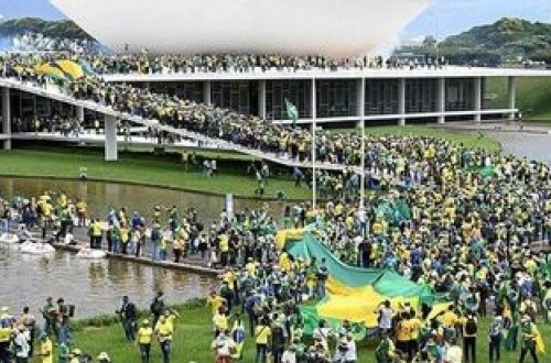 Konqres binasına hücum edilib