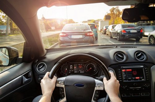 Mingəçevirdə sürücülər arasında yol verməyə görə dava olub, biri baltalanıb