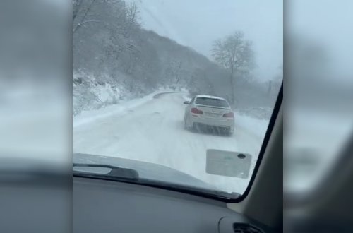 Avtomobili ötməyə peşman oldu - ANBAAN VİDEO