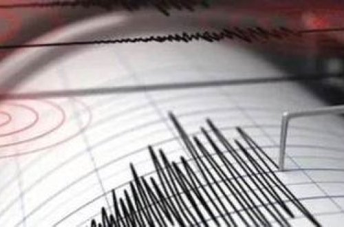 İndoneziyada 7,7 bal gücündə zəlzələ baş verib