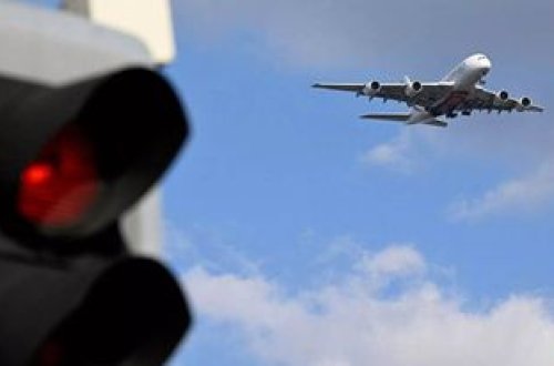 İngiltərə hava limanında uranın tapılması ilə bağlı araşdırma başlayıb