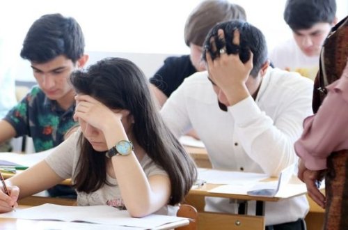 Bu gün orta məktəbi vaxtından əvvəl bitirmək istəyənlər imtahan verəcək
