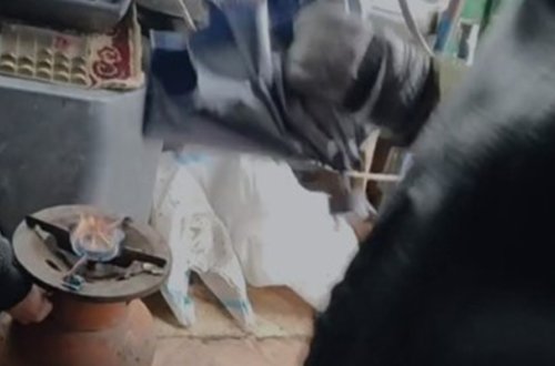 Avtobusu isitmək üçün qaz balonu yandırdı - Video