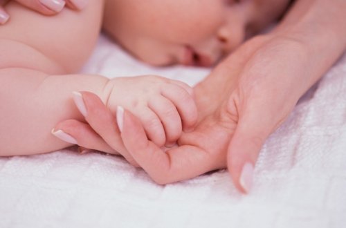 Azərbaycanda uşağın anadan olmasına görə sosial müavinətin məbləği artırılıb