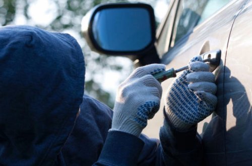 Paytaxtda təmir sexindən maşın qaçıran şəxs tutulub