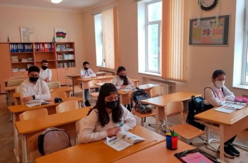Azərbaycanda şagird yerdəyişməsi dayandırılıb