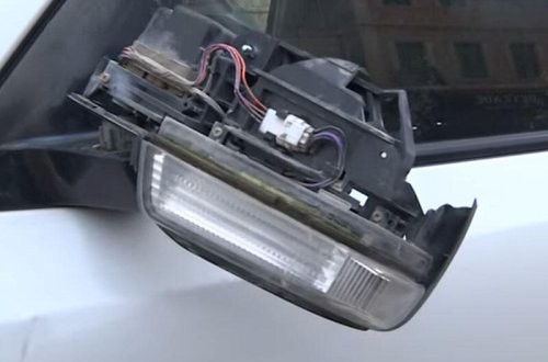 Qisas almaq istəyən qadın səhvən başqasının avtomobilinə ciddi zərər vurub - VİDEO