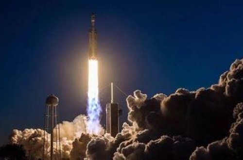 SpaceX ABŞ Kosmik Qüvvələrinin rabitə peykini orbitə buraxıb