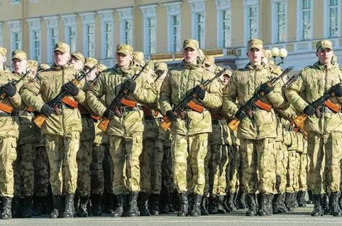 Rusiya əsgərlərinin sayını 1,5 milyona çatdırır