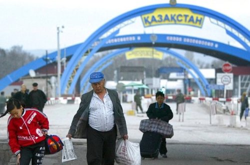Qazaxıstan rusların uzun müddət qalmasına imkan verən viza rejimini ləğv etdi