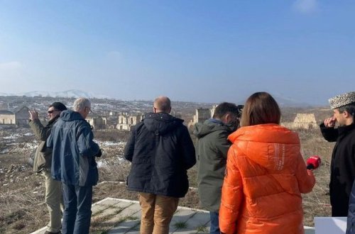 Ukraynalı jurnalistlər işğaldan azad edilmiş Füzuli şəhərinə səfər ediblər - FOTO