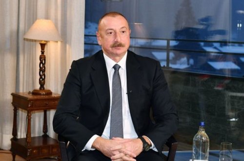 Prezident Davosda “Yeni enerji reallığının istiqamətləndirilməsi” mövzusunda dəyirmi masada iştirak edib