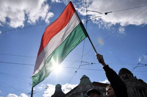 Macarıstan Avropa Komissiyasından 9 Rusiya vətəndaşının sanksiya siyahısından çıxarılmasını tələb edib